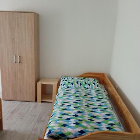 Apartman Hulin, Chrastany Luaran gambar